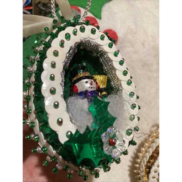 OVAL Push Pin 5 Christmas Ornaments Snowman Diorama Beautiful Beaded Sequined - Picture 9 of 16